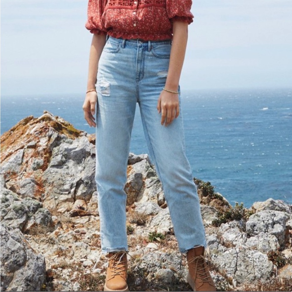 American Eagle Highest Rise 90s Boyfriend jeans